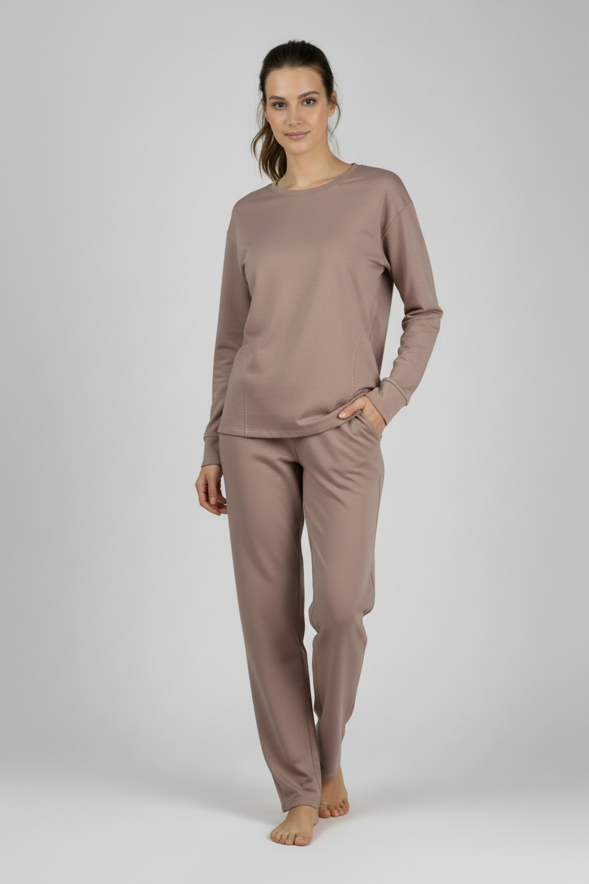 Модел в домашен комплект мока