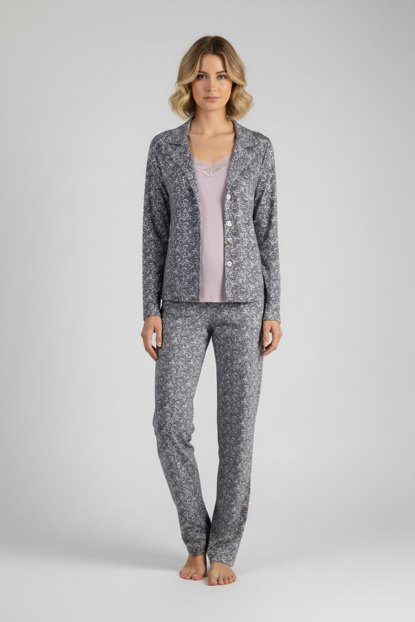 Пижама с копчета и пейсли десен - същия модел