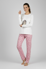 Модел в пижама Купидон - изправена поза