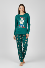 Жена в зелена коледна пижама Christmas is here