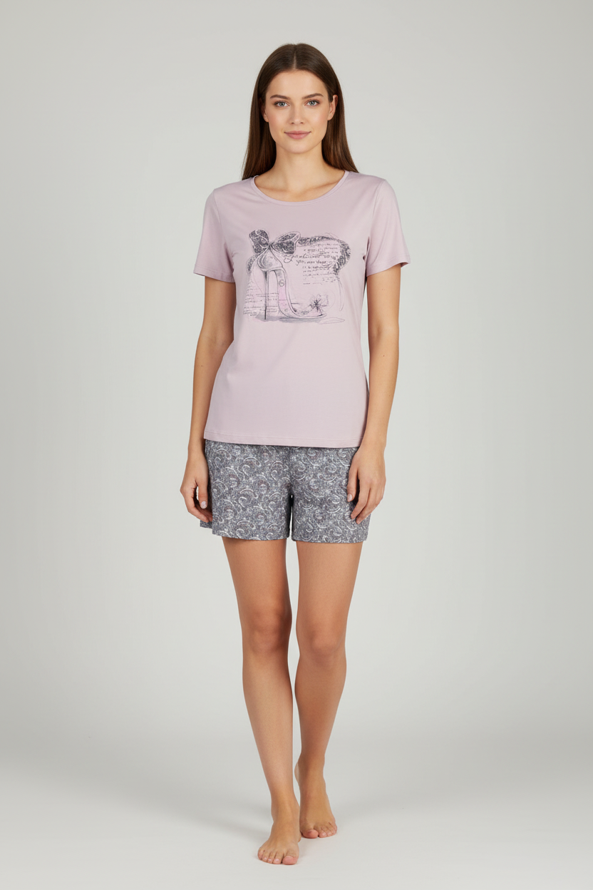 Лятна дамска пижама Fashion Sleep на модел