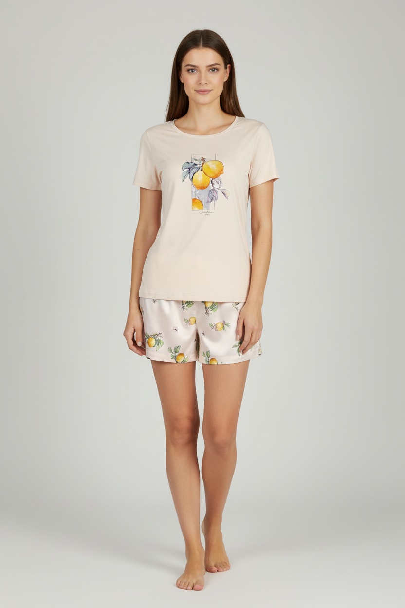 Дамска пижама Fresh Lemon на модел