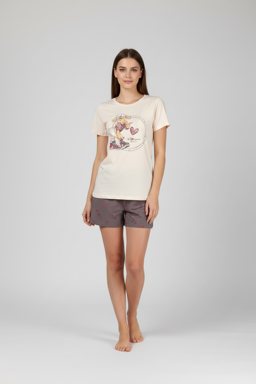Лятна пижама Happy Little Sheep на модел