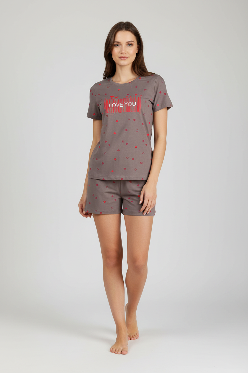 Дамска пижама Love Code на модел