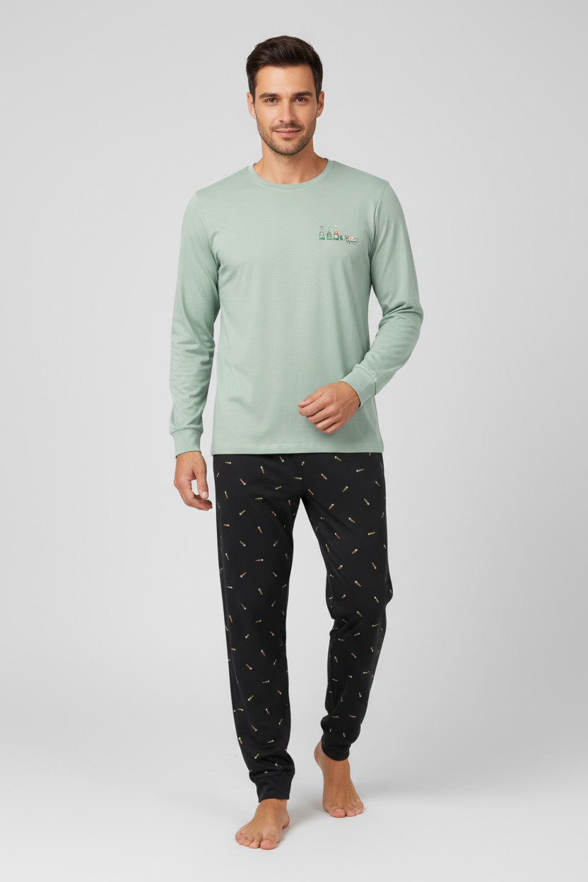 Мъж в ментова пижама Midnight bottles