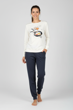 Жена в бяла пижама Morning Breakfast